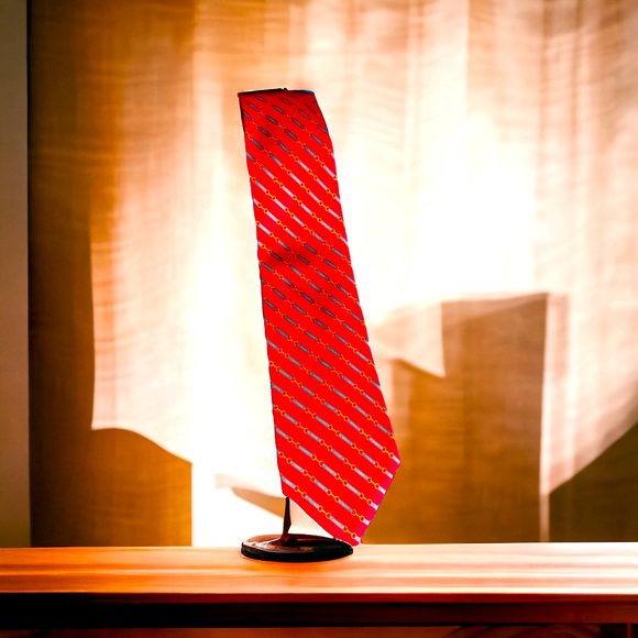 Burberry Mens 100% Silk Red Tie (61.5 x 4) - Picture 1 of 9